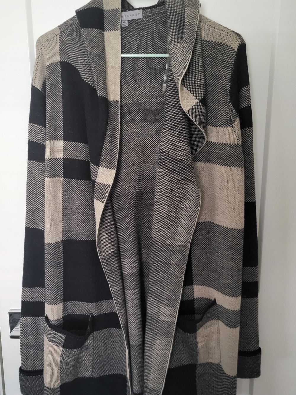 Absolutely Famous Black & Cream Plaid Open-Front Cardigan